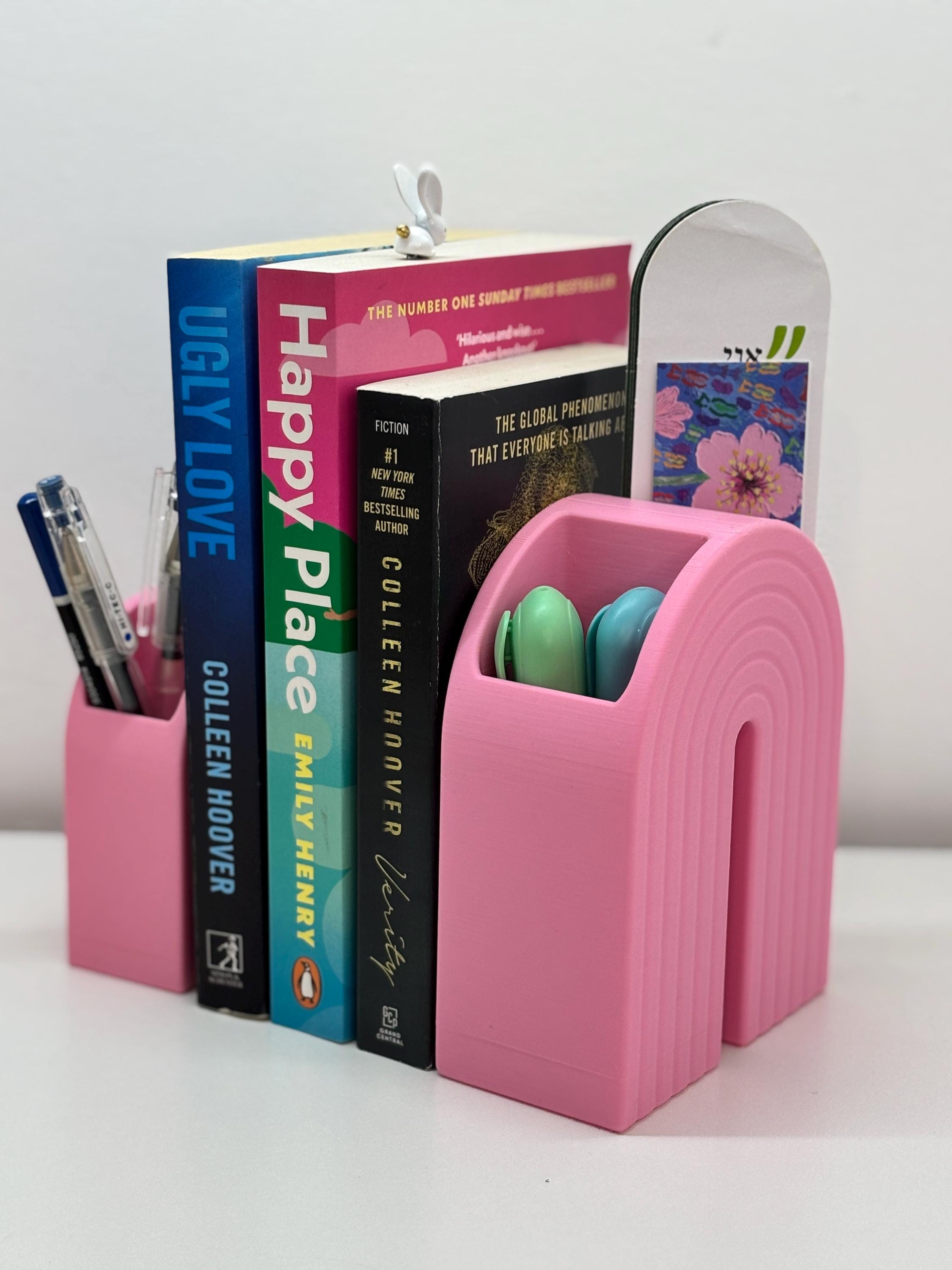 Rainbow Bookend with Hidden Storage – Colorful 3D Printed Shelf Organizer