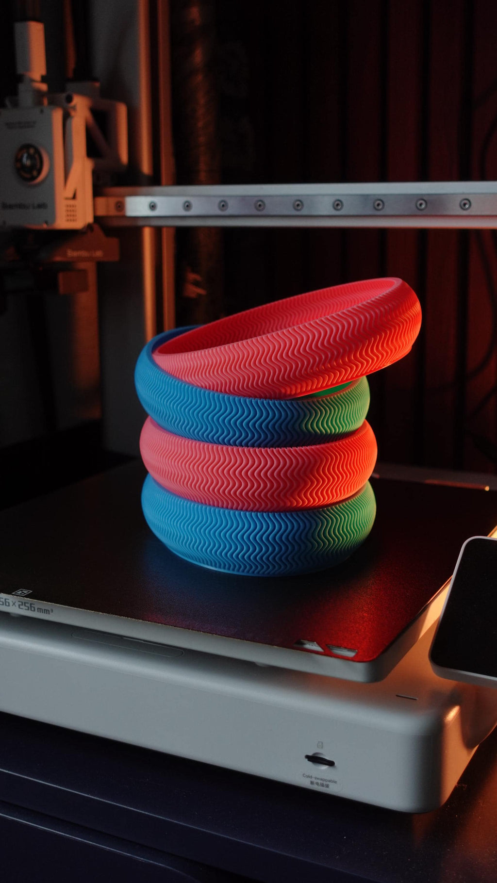 Wavy Oval Stackable Tray – Feminine Modern Organizer for Jewelry, Keys, or Desk Items