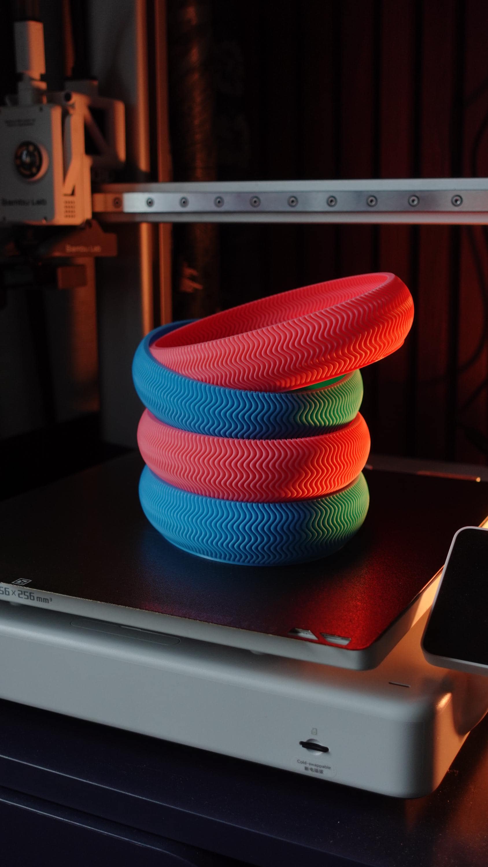 Wavy Oval Stackable Tray – Feminine Modern Organizer for Jewelry, Keys, or Desk Items