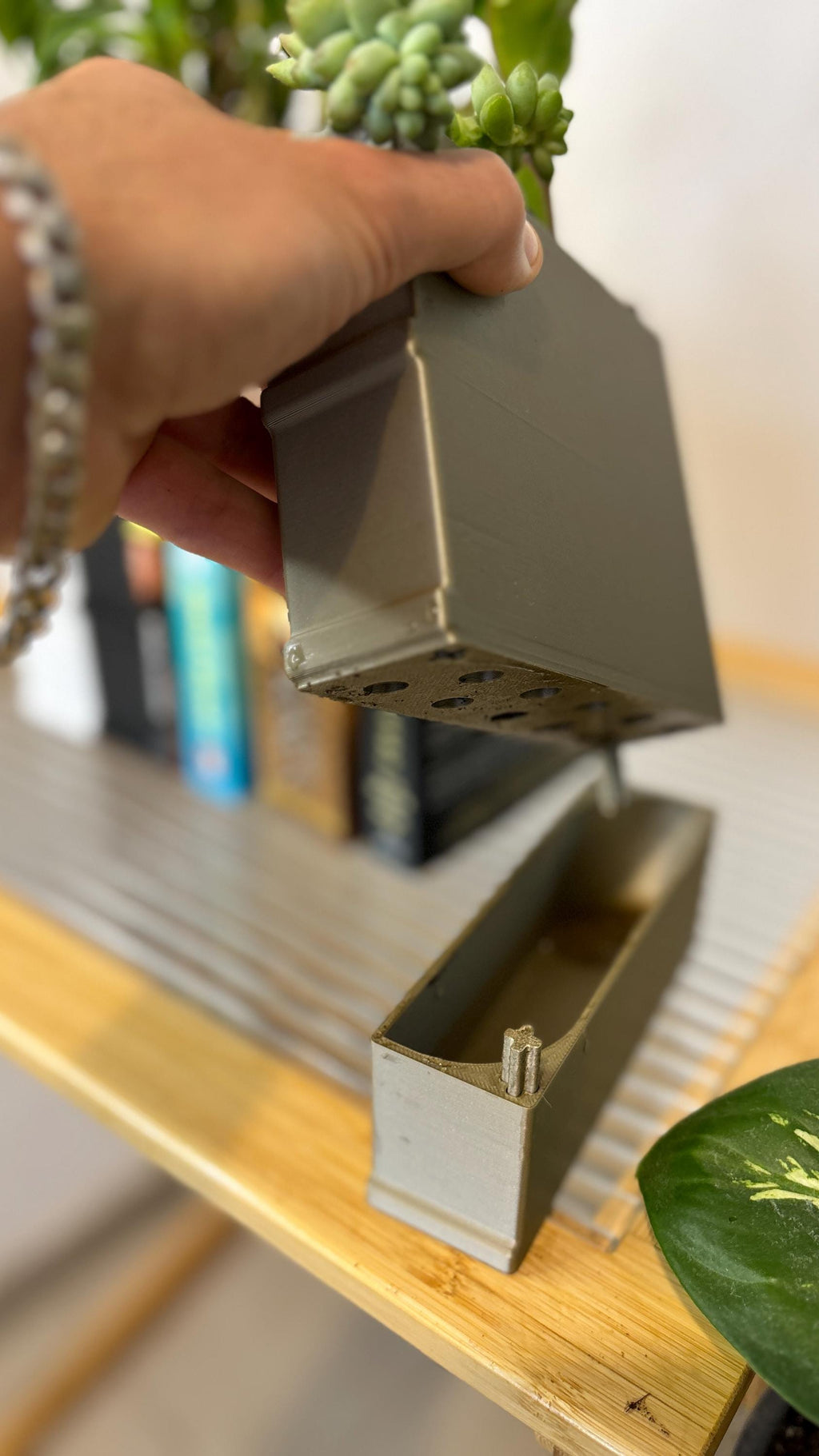 Bookend Planter Set – 3D Printed Book-Shaped Planters with Water Reservoir