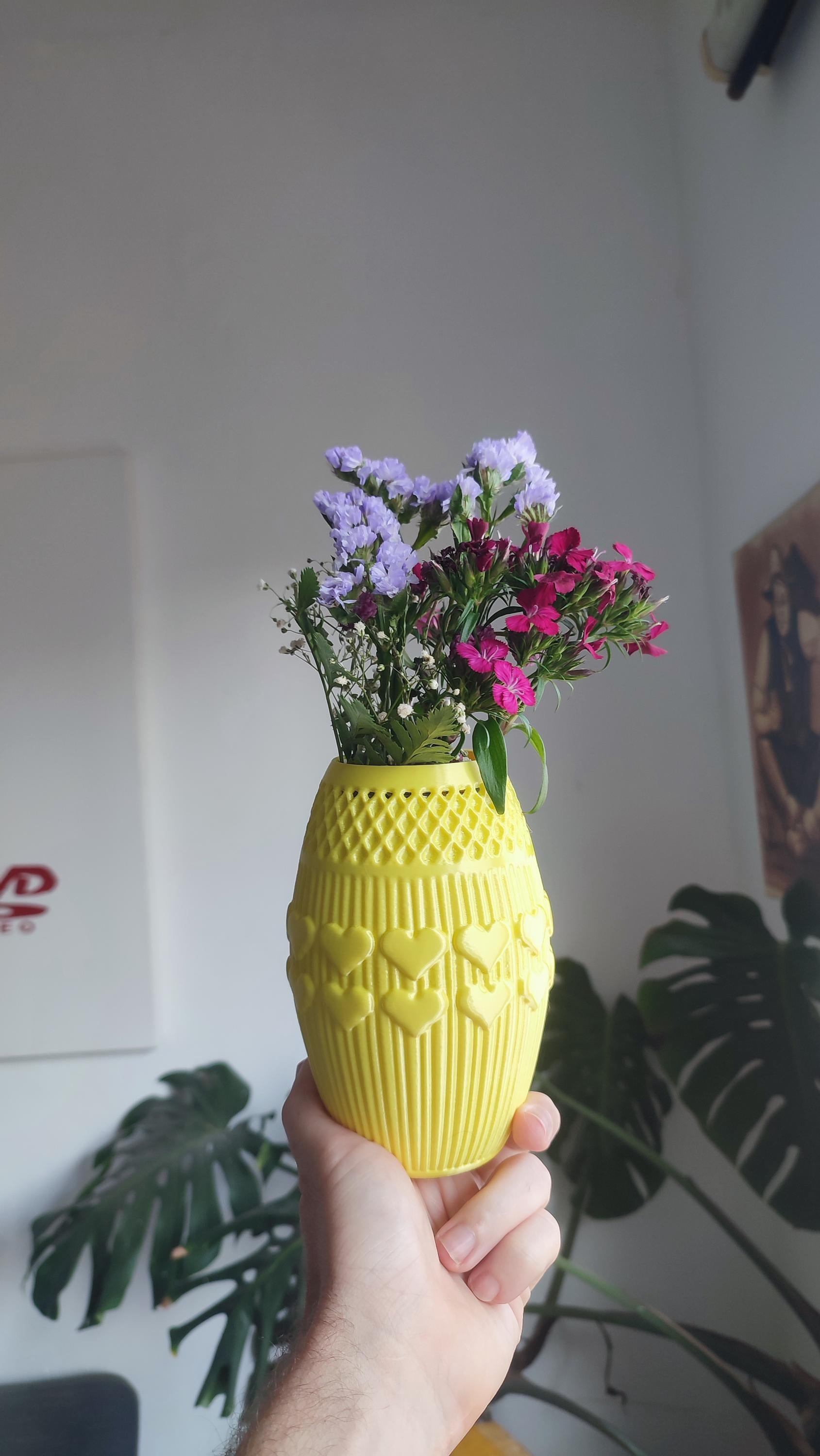 Elegant 3D Printed Valentine’s Heart Vase – Romantic Decor with Lattice Design