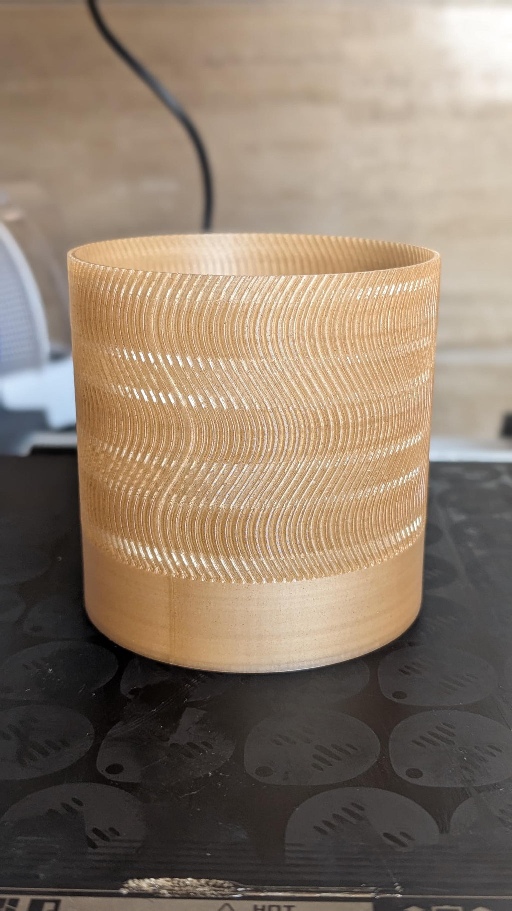 Wave Pattern Planter with Base: Modern Indoor Plant Pot