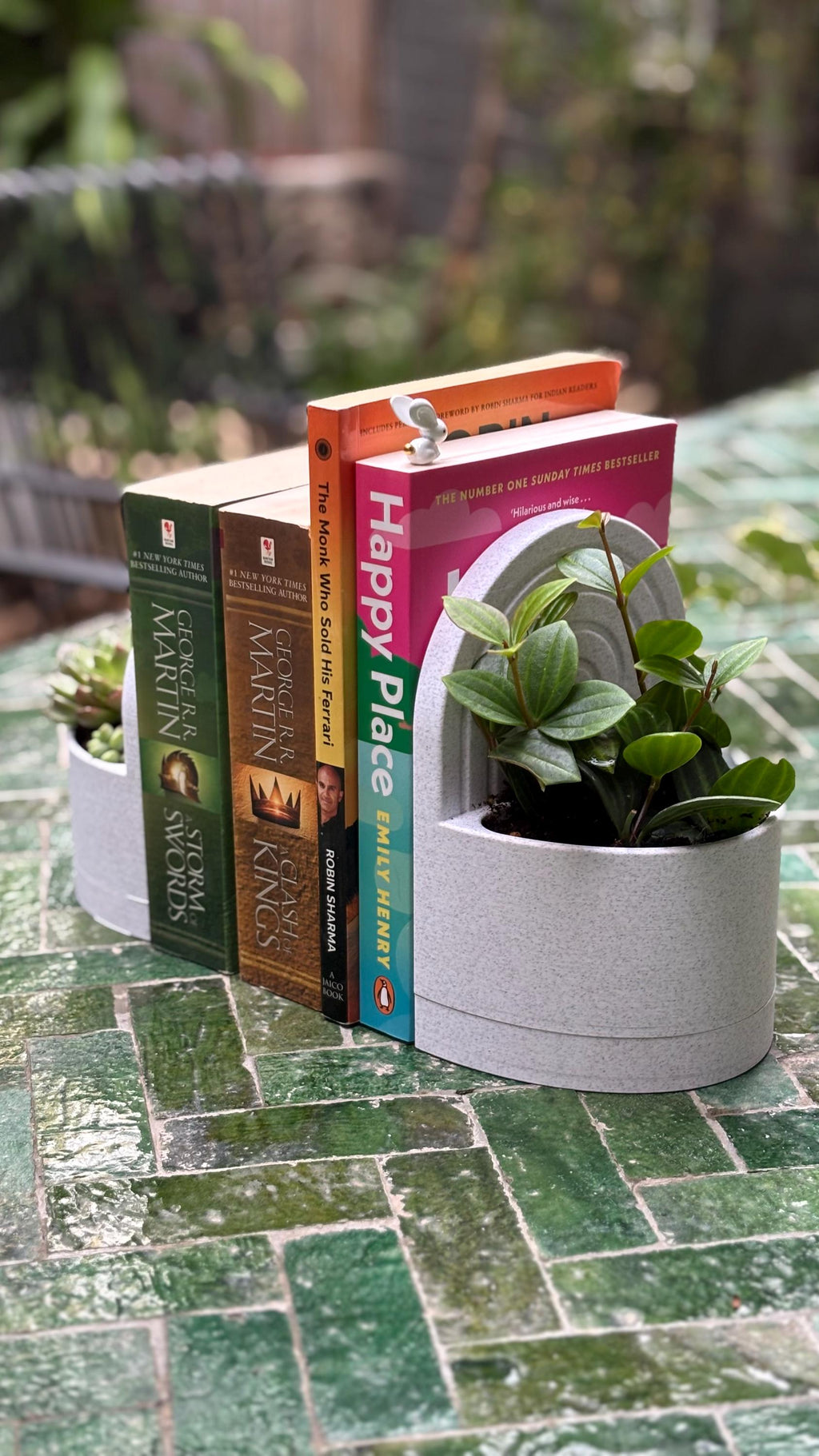 Bookend Planter Duo – 3D Printed Minimalist Book Holders with Built-In Planters & Drainage