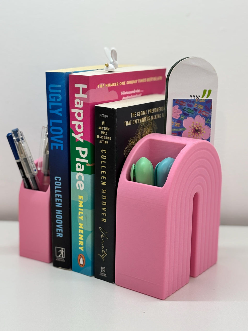 Rainbow Bookend with Hidden Storage – Colorful 3D Printed Shelf Organizer