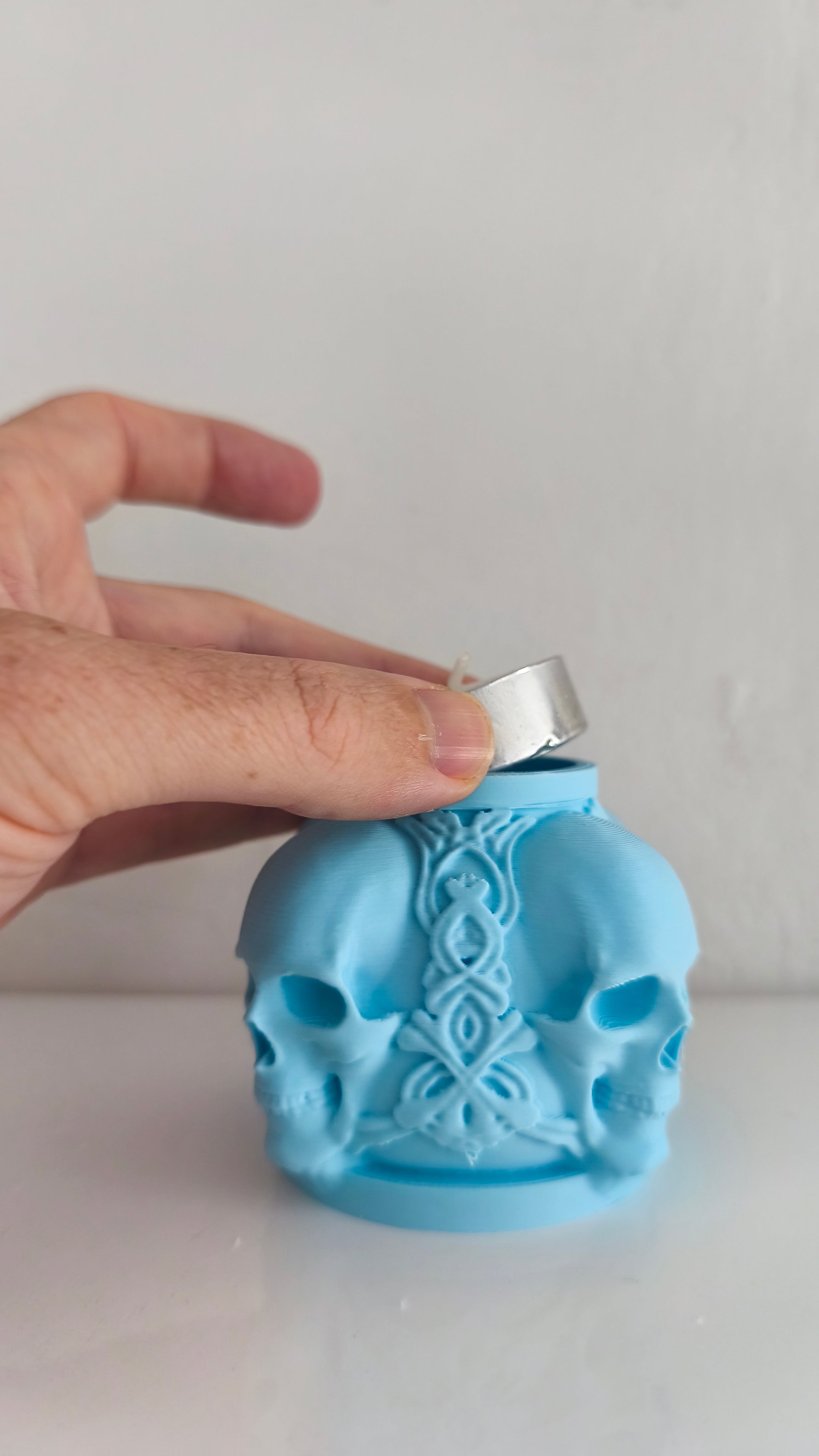 Skull Candle Holder – Gothic Decor, Halloween Centerpiece, 3D Printed Candle Stand, Horror Gift