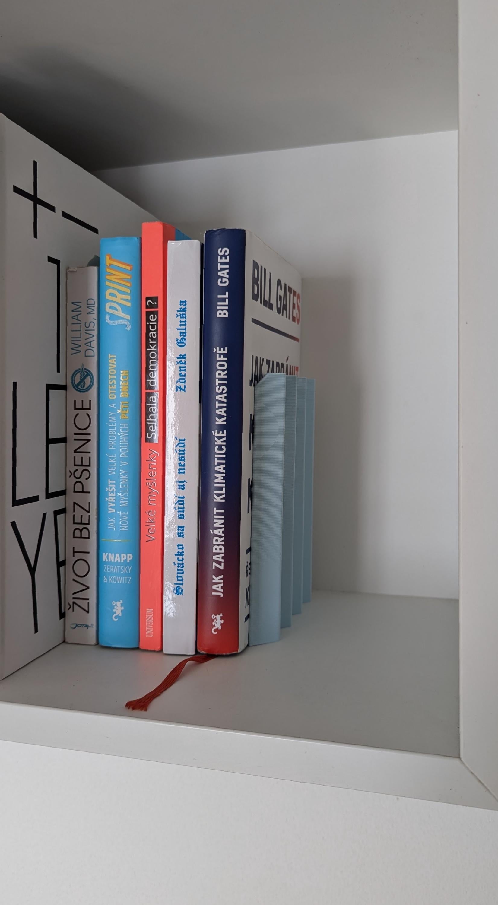 RAW BOOK STOP – Minimalist 3D Printed Bookend by Martin Žampach
