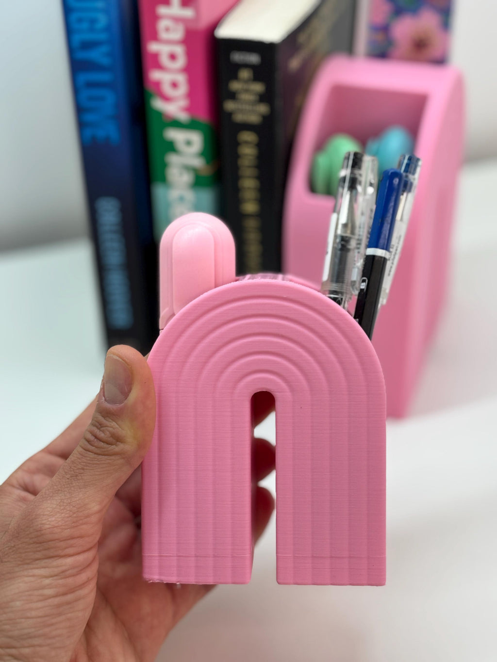 Rainbow Bookend with Hidden Storage – Colorful 3D Printed Shelf Organizer