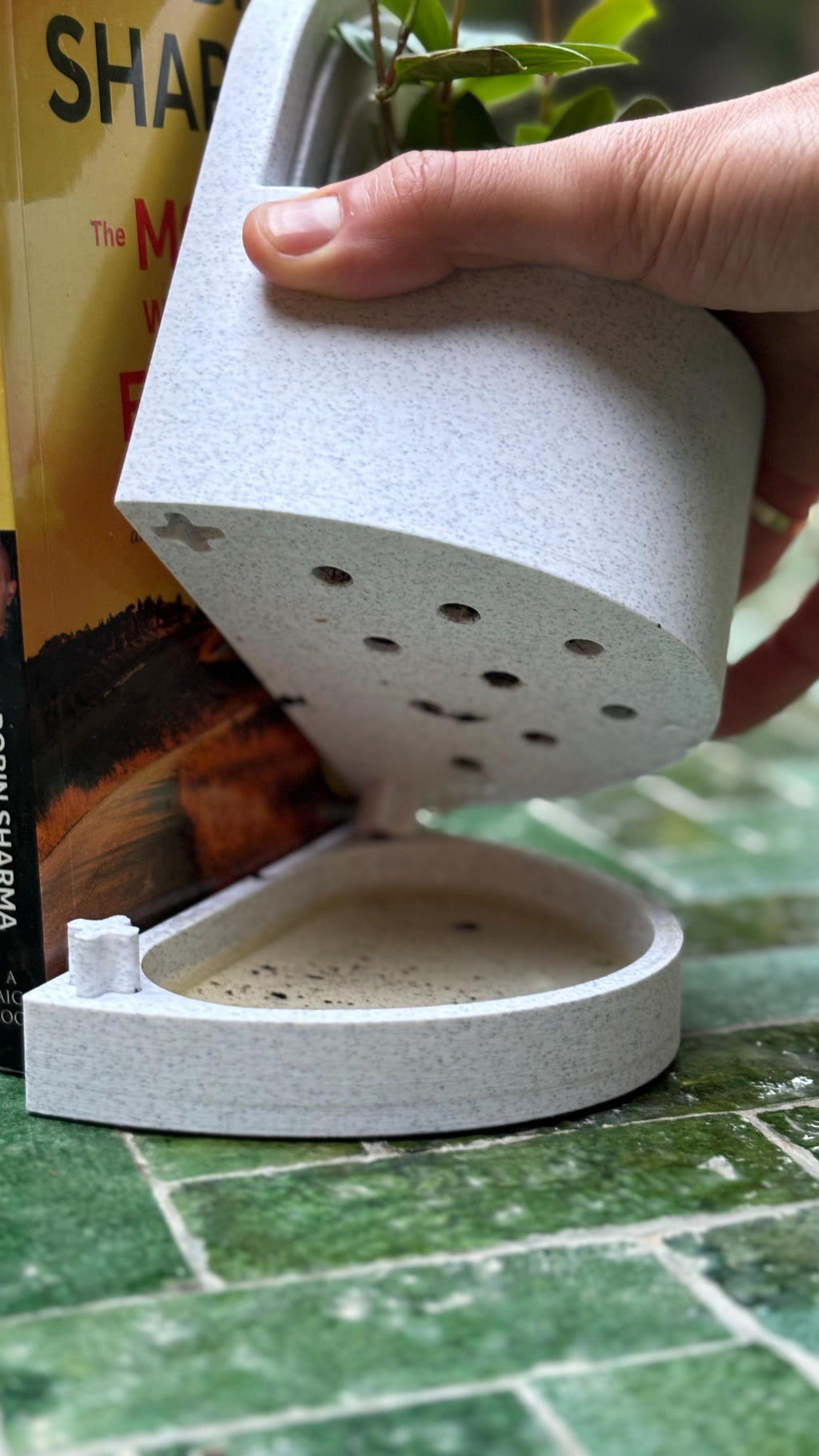 Bookend Planter Duo – 3D Printed Minimalist Book Holders with Built-In Planters & Drainage