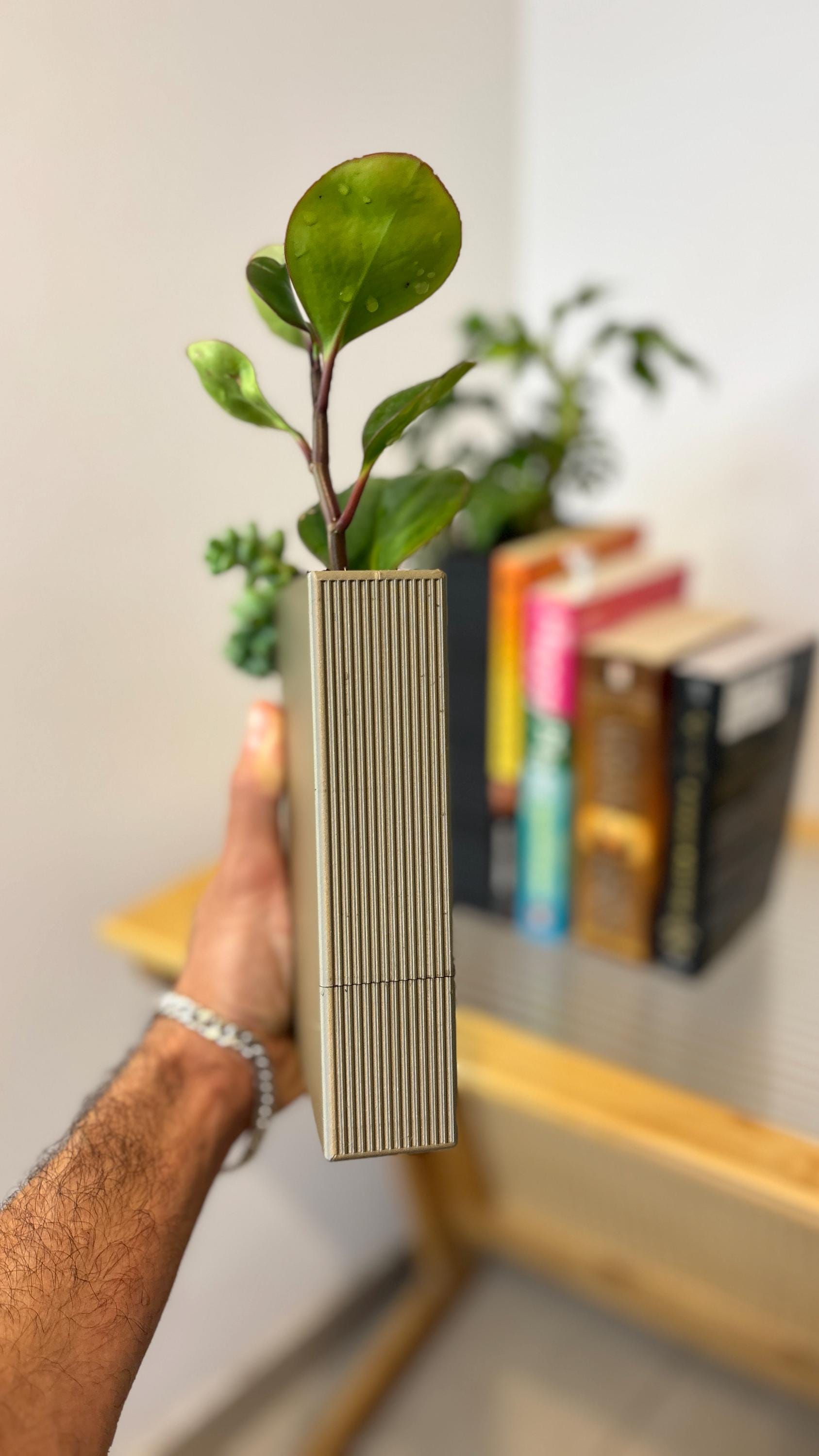 Bookend Planter Set – 3D Printed Book-Shaped Planters with Water Reservoir