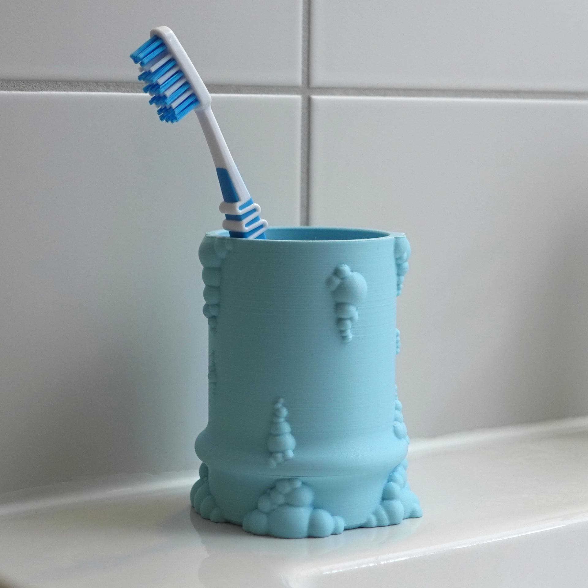 3D Printed Bubble Toothbrush Holder: Modern Bathroom Organizer