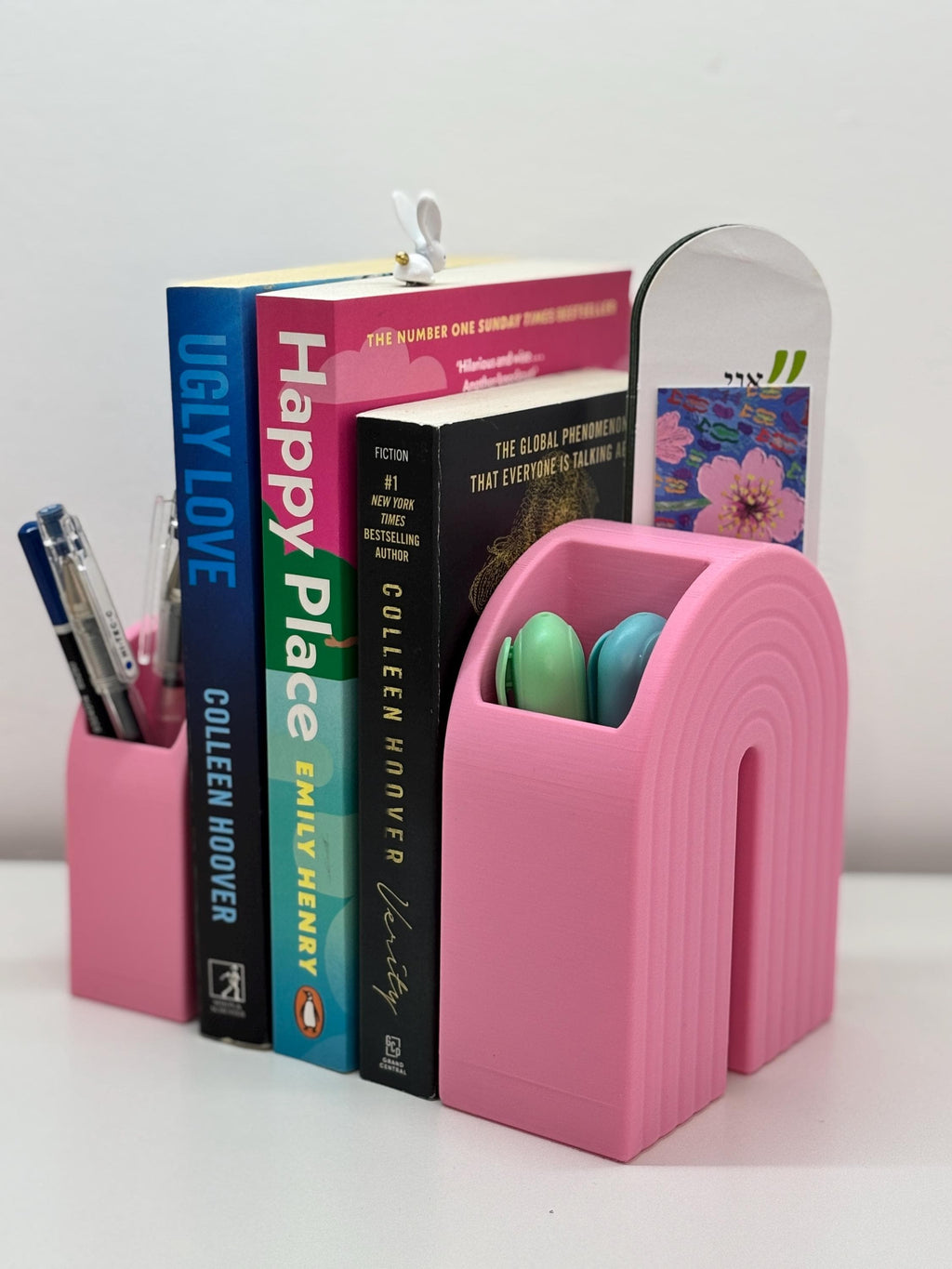 Rainbow Bookend with Hidden Storage – Colorful 3D Printed Shelf Organizer