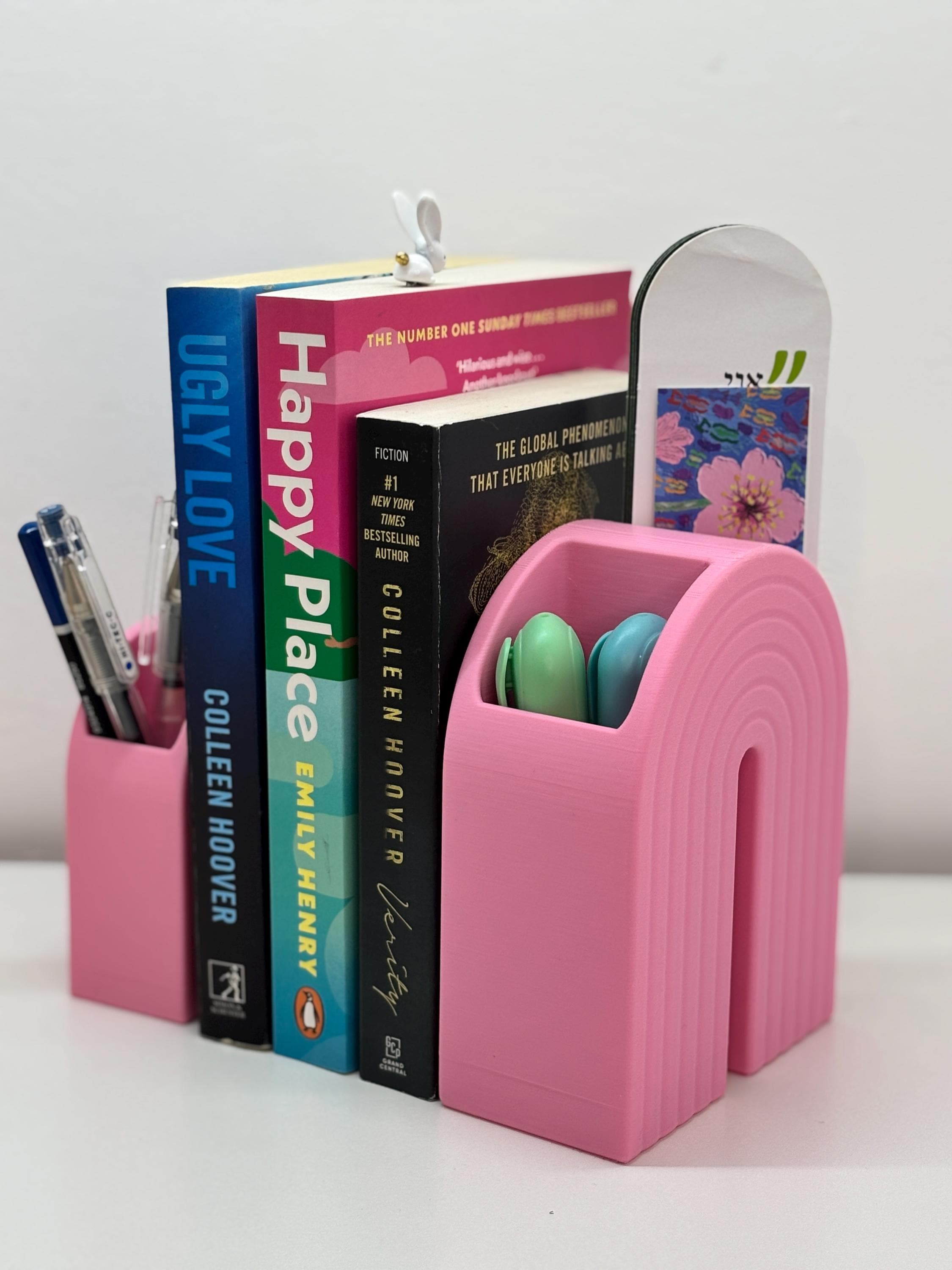 Rainbow Bookend with Hidden Storage – Colorful 3D Printed Shelf Organizer