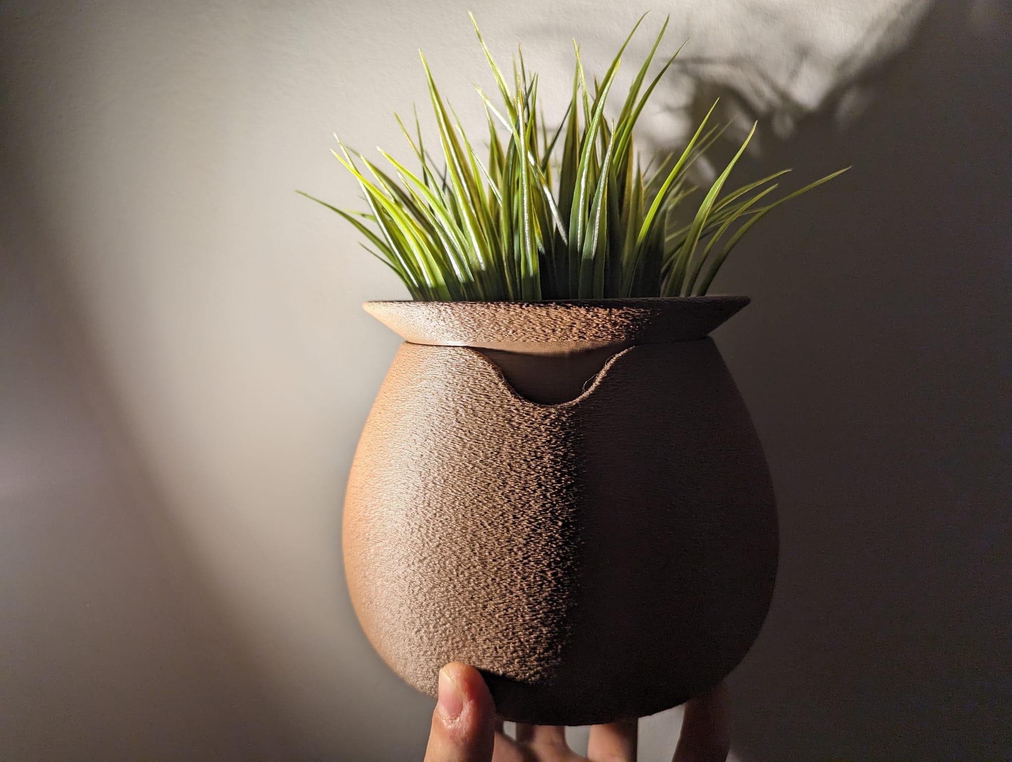 AquaFlora Self-Watering Planter – Modern 3D Printed Pot with Built-In Reservoir | Minimalist Indoor Plant Pot