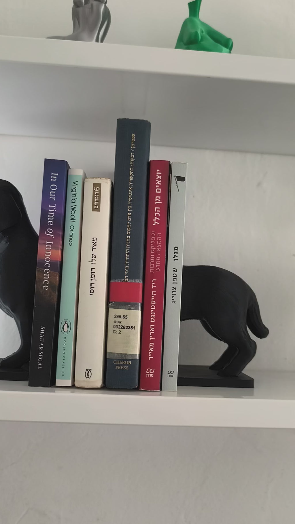 Two-Piece Dog Bookend Set – Modern Animal-Shaped Book Holders | Perfect Gift for Dog Lovers & Home Decor Enthusiasts